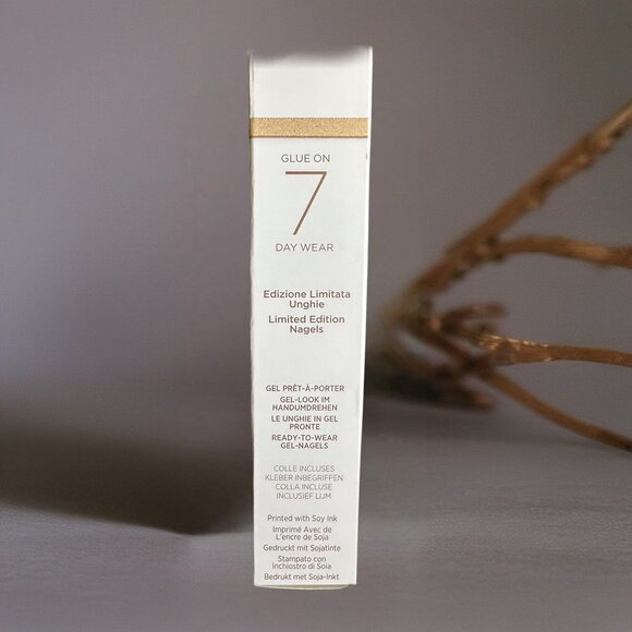 KISS Special Design Limited Edition Nails โ โHo Ho Hoโ Holiday Set (SD22X) - Picture 3 of 4